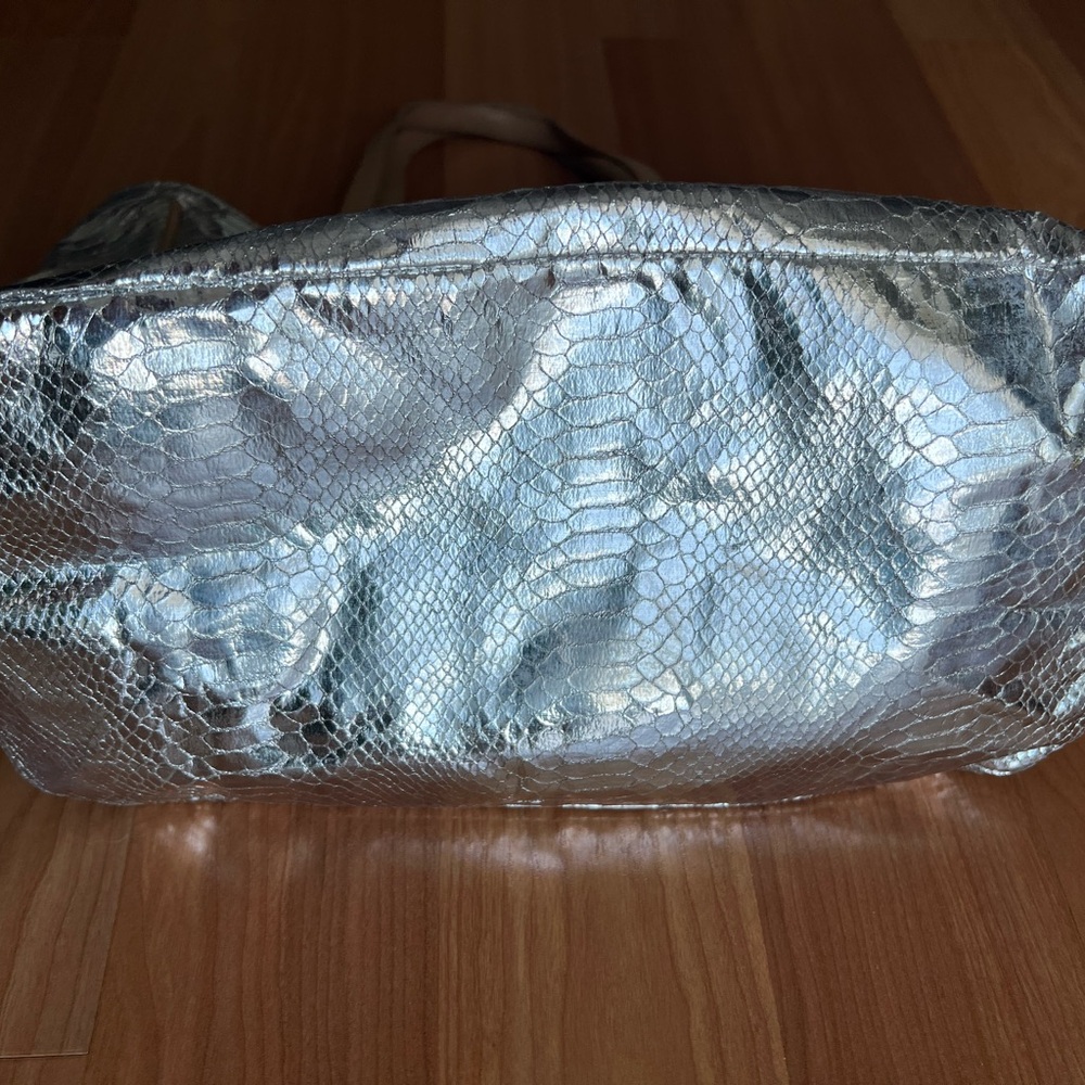 Sam Edelman Metallic Snake Print Tote Bag Silver Large Shoulder Bag - Picture 6 of 16
